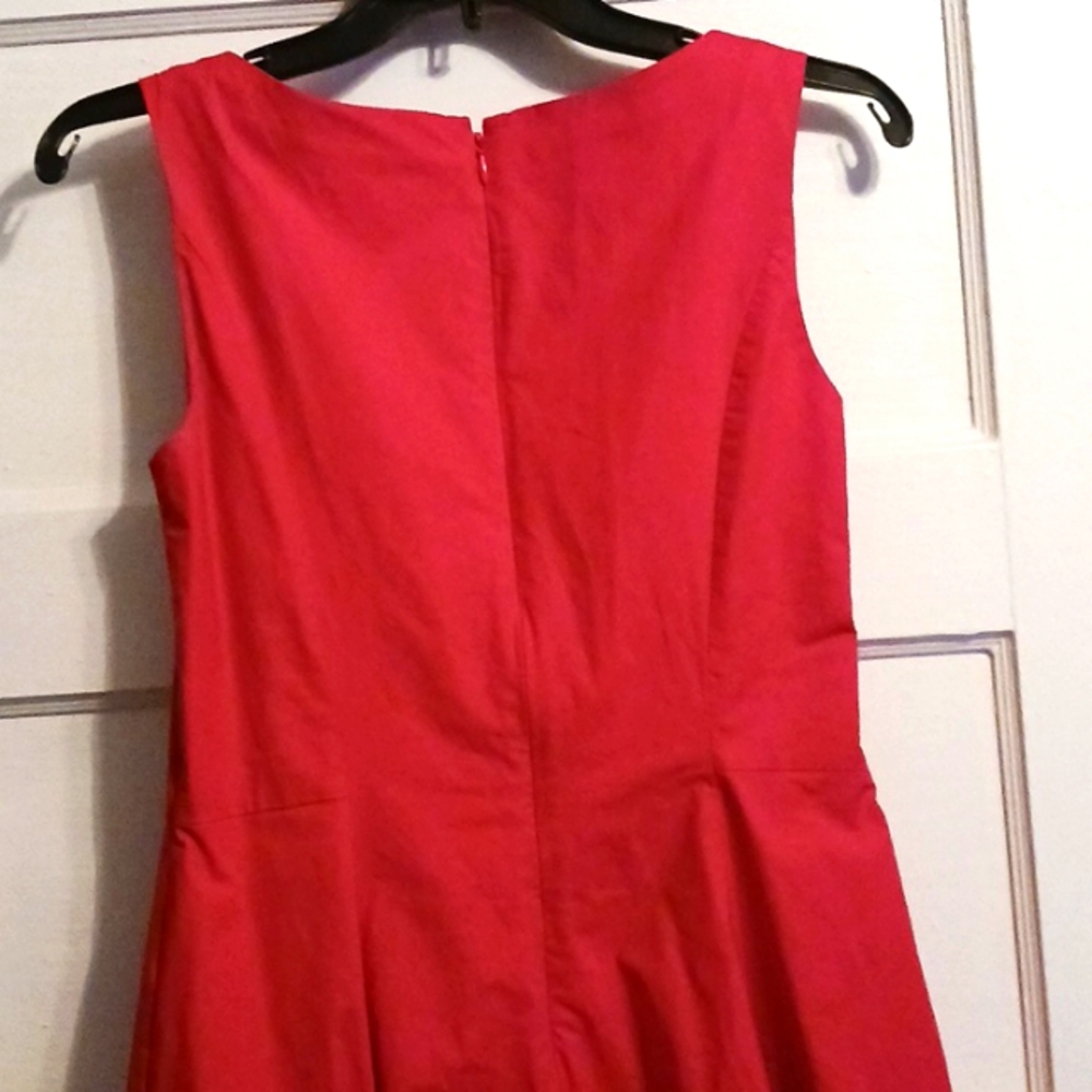Red Sleeveless Knee Length Dress - Picture 4 of 4